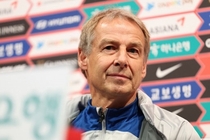 Hàn Quốc sa thải HLV Klinsmann