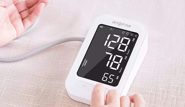 Quà tết cho bố mẹ nên tặng gì? Nên mua quà ở đâu uy tín?