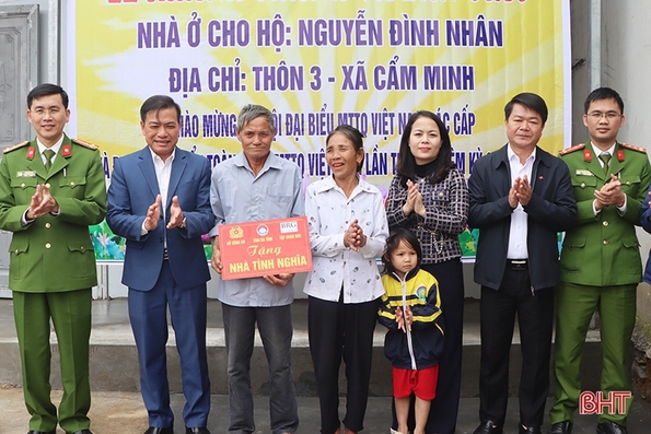 Cẩm Xuyên khánh thành nhà tình nghĩa do Bộ Công an kêu gọi hỗ trợ