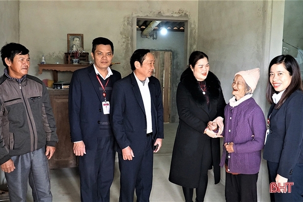 Người dân hoàn cảnh khó khăn ở huyện miền núi Hà Tĩnh đón tết trong nhà mới